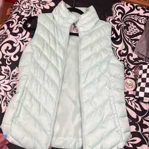 Girls brand new puffer vest